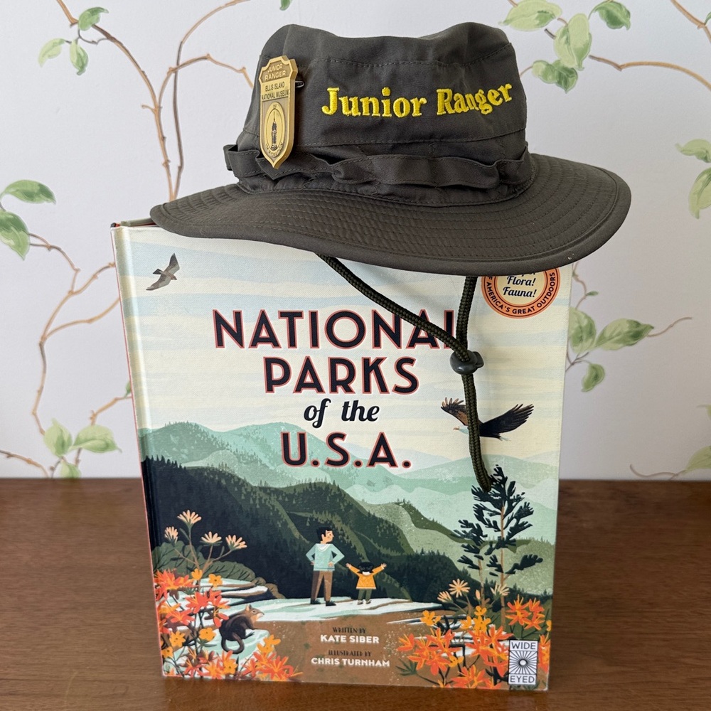 Junior Ranger Hat and National Parks of the USA Hardcover Book by Kate Siber - Picture 16 of 16
